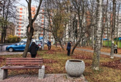 Общими усилиями к зиме: в округе Бекасово прошел осенний субботник