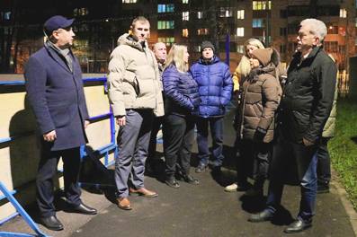 4 декабря муниципальные депутаты Евгений Клепалов и Татьяна Закарян приняли участие в еженедельном обходе территории района Бекасово вместе с главой управы Николаем Волковым